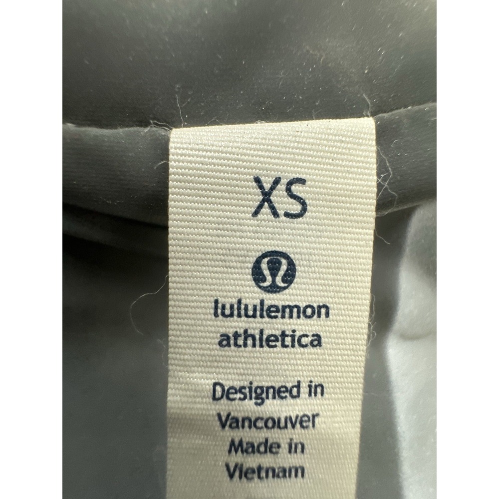 Lululemon Light & Bright Vest Womens XS Gray/Silver Reflective Reversible Puffer - Picture 5 of 7